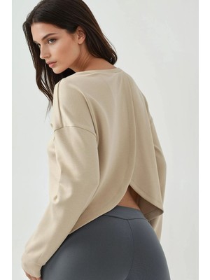 Hiccup Kadın Sırt Yırtmaç Detaylı Uzun Kollu Sweatshirt Krem Doğal