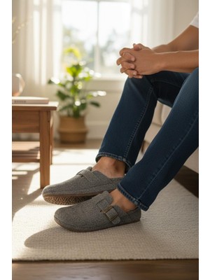 Twigy Tam Ortopedik Keçe Erkek Rahat ve Hafif Şık Füme Ev Terliği