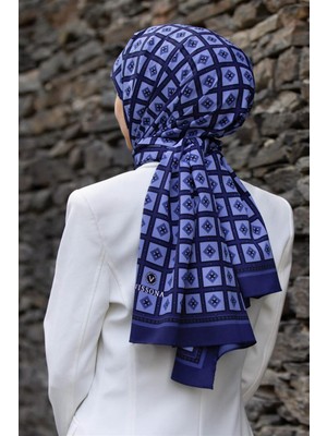 Vissona Lüks Medine Ipeği Kare Desenli Lacivert - Indigo Renkli 75X195 Kırışmaz Şal Moss Krep Dikiş Tipi Italyan Dikişli