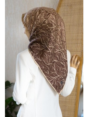 Vissona %100 Twill Ipek Degrade Desenli Taş Renkli 90X90 Eşarp Dikim Şekli : El Dikişi
