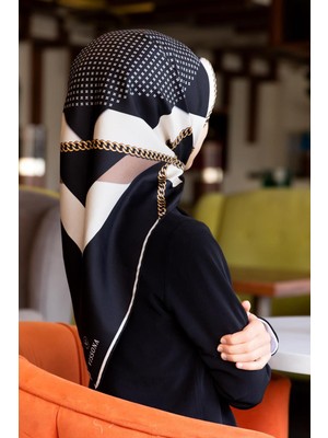 Vissona %100 Twill Ipek Geometrik Desenli Siyah - Krem Renkli 90X90 Eşarp Dikim Şekli : El Dikişi