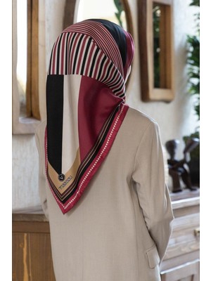 Vissona %100 Twill Ipek Geometrik Desenli Bordo Renkli 90X90 Eşarp Dikim Şekli : El Dikişi