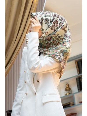 Vissona %100 Twill Ipek Şal Desenli Haki Renkli 90X90 Eşarp Dikim Şekli : El Dikişi