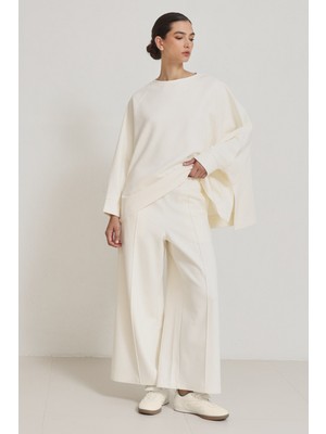 Amia&Co. Ekru Bisiklet Yaka Oversize Sweatshirt