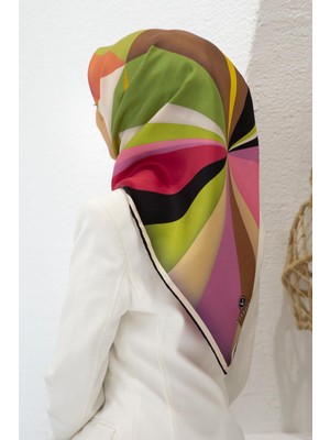 Vissona %100 Twill Ipek Geometrik Desenli Fıstık Yeşili Renkli 90X90 Eşarp Dikim Şekli : El Dikişi