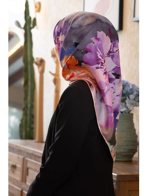 Vissona %100 Twill Ipek Çiçek  Desenli Krem - Turuncu Renkli 90X90 Eşarp Dikim Şekli : El Dikişi