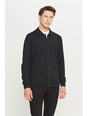 Erkek Siyah Pamuklu Standart Fit Normal Kesim Gömlek Yaka Triko Hırka Kazak