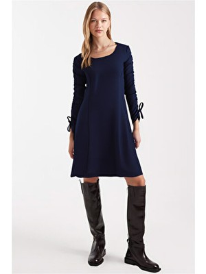 Armonika Kadın Lacivert Sıfır Yaka Kolları Büzgülü Kulplu Uzun Kol Elbise ARM-26K001033