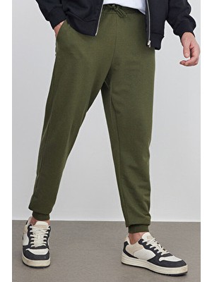 Tudors Erkek Regular Fit Klasik Kesim Beli Bağcıklı Jogger Cepli Lastikli Paça Haki Eşofman Altı