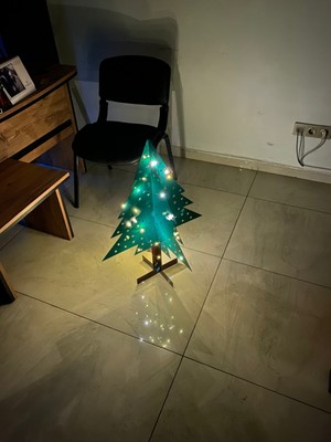 Empressco Yeşil Portatif Yılbaşı Ağacı, Kolay Kurulum ve Şık Tasarımıyla Evinizi Güzelleştirir