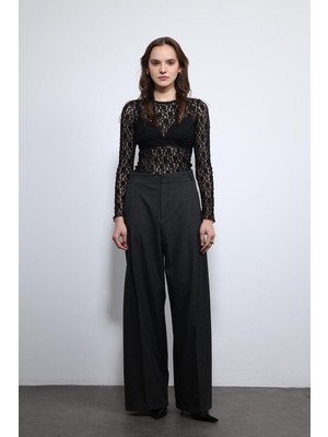 Antioch Siyah Dantel Detaylı Transparan Bluz