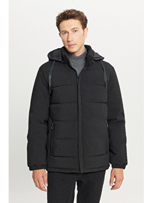 Erkek Siyah Sıcak Tutan Dolgulu Standart Fit Normal Kesim Dik Yaka Kapüşonlu Yan Cepli Casual Mont