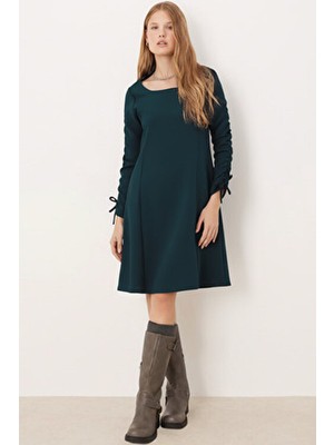 Armonika Kadın Zümrüt Sıfır Yaka Kolları Büzgülü Kulplu Uzun Kol Elbise ARM-26K001033