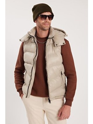 Tudors Erkek Standart Fit Normal Kesim Sıfır Kol Çift Cepli Fermuarlı Bej Şişme Yelek