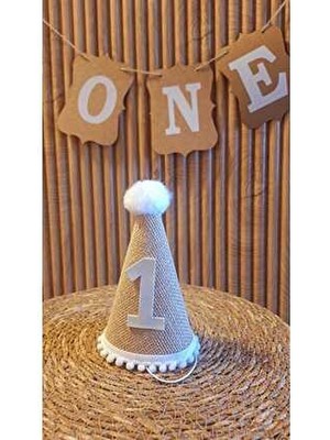 Asöy 1 Yaş Şapka Jüt Kumaş Beyaz Ponponlu Şapka Doğum Günü Şapkası One Banner Duvar Süsü
