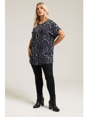 Büyük Beden Bisiklet Yaka Kısa Kollu Leopar Desenli T-Shirt 322997