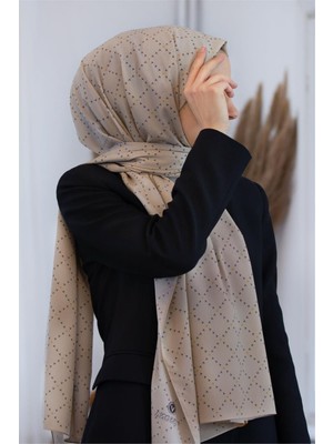 Vissona Lüks Medine Ipeği V Desenli Bej Renkli 75X195 Kırışmaz Şal Moss Krep Dikiş Tipi Italyan Dikişli