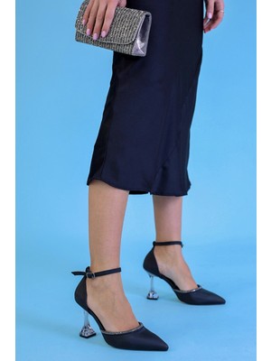 Stil Durağı LOVER MODEL 8 CM TAŞ DETAYLI YENİ SEZON TOPUKLU AYAKKABI SIYAH