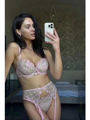 Valunor Iç Çamaşır Takımı Party Pembe Dantelli Çiçek Desenli 3'lü Şık Jartiyer Takımı Bralet ve Tanga Set