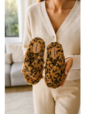 Redtan Kadın Çapraz Leopar | Peluş | Yumuşak Sessiz Taban | Çeyizlik & Kışlık Ev Terliği