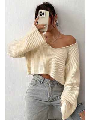 Gülseli V Yaka Crop Top Salaş Triko Bluz P-00019153