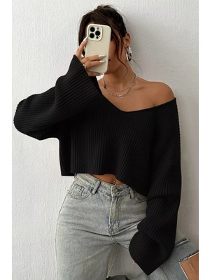 Gülseli V Yaka Crop Top Salaş Triko Bluz P-00019153