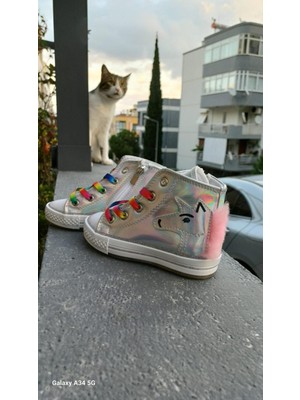 Scarpe Magiche Unicorn Hologram Bot Kız Çocuk Düz Topuklu Suni Deri Malzeme ile Rahat Tasarım