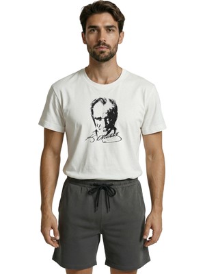 Color Luxe Kara Kalem Efektli Atatürk Portreli ve Imzalı Premium Erkek Tişört