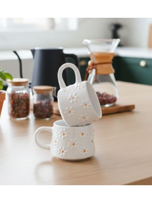 Trendevia Kabartma Papatya Desenli 2 Kişilik El Yapımı Seramik Kupa Bardak Seti