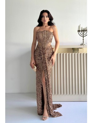 Feminist Gold Önü Taş Detaylı Yırtmaçlı Pul Payet Straplez Abiye 0801163.122
