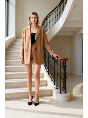 Benerly Kadın Alt Üst Süet Görünümlü Dokuma Blazer Ceket ve Kısa Etek Ikili Takım ve Rahat Bir Stil Sunar