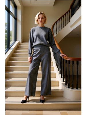 Kadın Alt Üst Triko Çizgili Oversize Kazak Pantolon Takımı Günlük Şıklık ve Bir Arada Sunuyor Spor