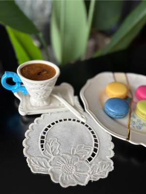 Flowers Beyaz Iş Sarma Nakışlı Sunum Peçetesi 2 Kişilik