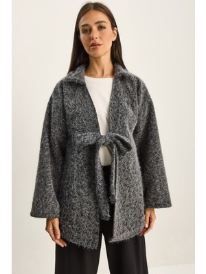 Shade Kadın Gömlek Yaka Bağlama Detaylı Kırçıllı Kaşe Kaban