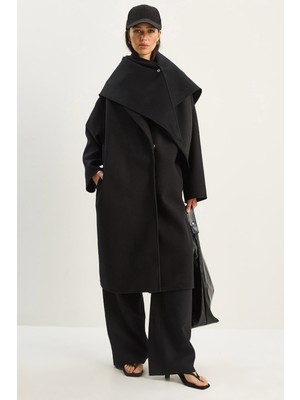 Shade Kadın Klapa Yaka Fular Aksesuarlı Oversize Kaşe Kaban