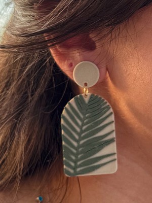 Happiears Bej Zemin Üzerine Yeşil Yaprak Desenli Özel Tasarım Küpe