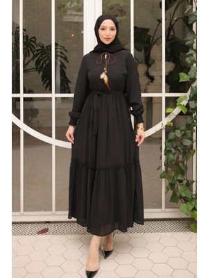 İmaj Butik Siyah Eteği Katlı Kuşaklı Şifon Elbise