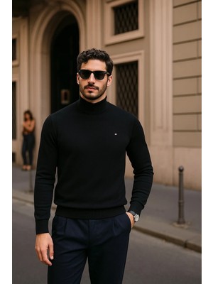 Comstar Erkek Günlük Siyah Yarım Balıkçı Yaka Kazak