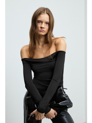 Grimelange Lush Kadın Carmen Yaka Omuzu Açık Uzun Kollu Esnek Kumaşlı Siyah Bluz