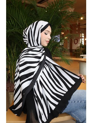Desenli Capri Şal 70354-01 Siyah Ekru