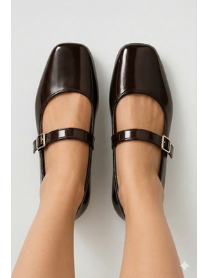 Nmoda Tuğra Tokalı Rugan Kahve Kadın Babet Ayakkabı Altın Tokalı Şık Hafif Ortopedik Ses Yapmaz Taban