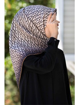 Vissona %100 Twill İpek File Desenli Krem - Siyah Renkli 90x90 Eşarp Dikim Şekli : El Dikişi