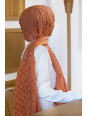 Vissona %57 Ipek %43 Pamuk Monogram Desenli Turuncu Renkli Şal -  70X190 Dikiş Tipi Italyan Dikişli
