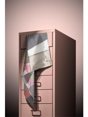 Vissona %100 Twill Ipek Kazayaklı ve Geometrik Desenli Kahverengi - Bakır Renkli 90X90 Eşarp Dikim Şekli : El Dikişi