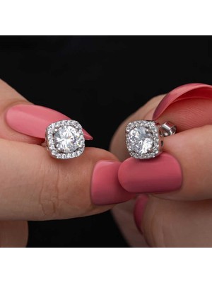 Özcömert Silver Gümüş Kare Montür Pırlanta Çivilii Modeli Küpe