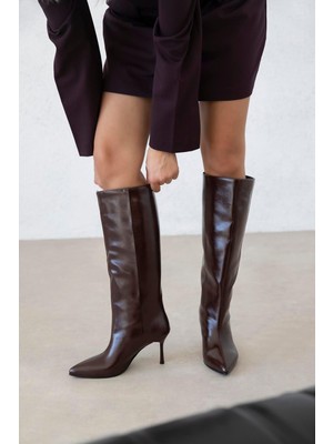 Stilbagshoes Paris Sivri Burun Önden Dikişli Kadın Çizme Kahve