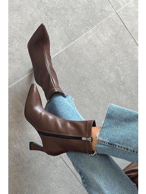 Stilbagshoes Norma Kısa Sivri Burun Streç Kadın Bot Kahve