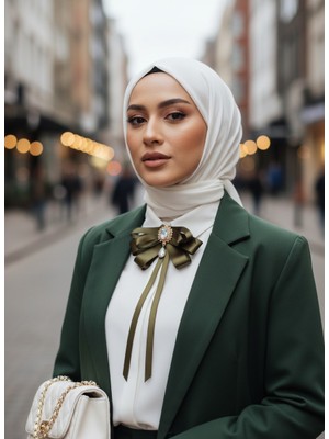 Cash Trade Kadın Fiyonk Broş-Haki Saten. Parlayan Rhinestone Çiçek Detaylı. Fiyonk Broş Kurdele. Boyun Kravat