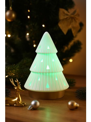 Flexilab Creative Katmanlı Çam Ağacı Formlu Pilli Mum Işıklı Yılbaşı Figürü – Dekoratif Yeni Yıl Süsü 2 Renk Seçenekli Masa Üstü Aksesuar