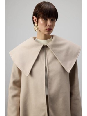 Touche Geniş Yaka Kaşe Kaban Bej